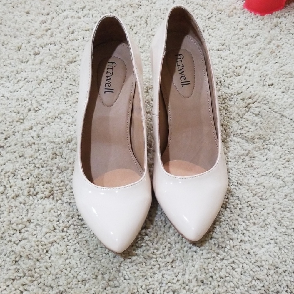 Heels - Picture 2 of 4